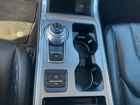 Used 2024 Ford Edge Titanium image 19