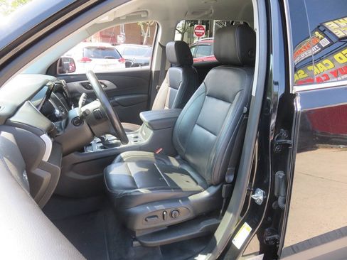 Used 2021 Chevrolet Traverse LT w/ LT Premium Package AWD/4WD image 10