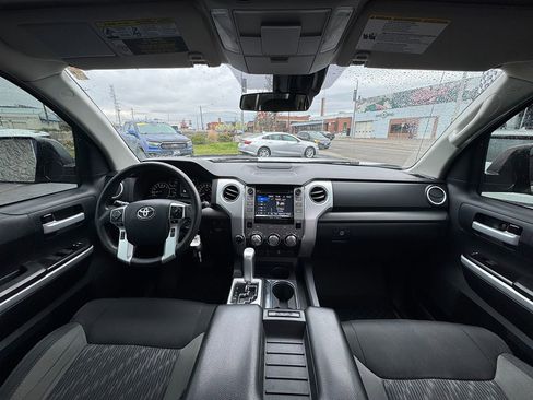 Used 2018 Toyota Tundra SR5 image 15