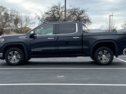 Used 2025 GMC Sierra 1500 SLT image 8