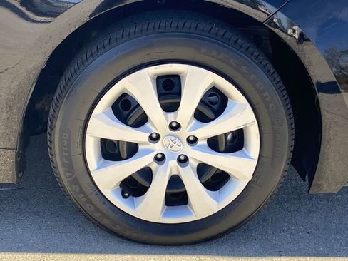 Used 2025 Toyota Corolla LE image 24