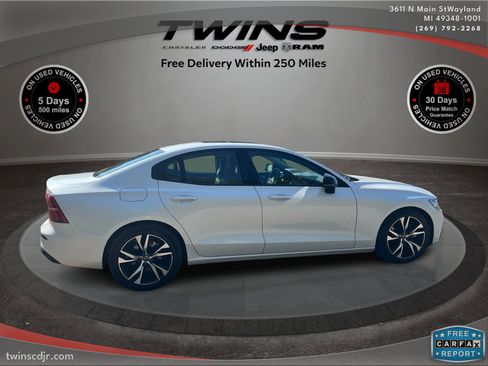 Used 2025 Volvo S60 B5 Core image 1