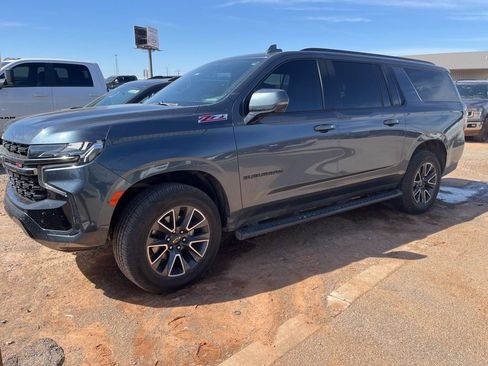 Used 2021 Chevrolet Suburban Z71 w/ Luxury Package image 2