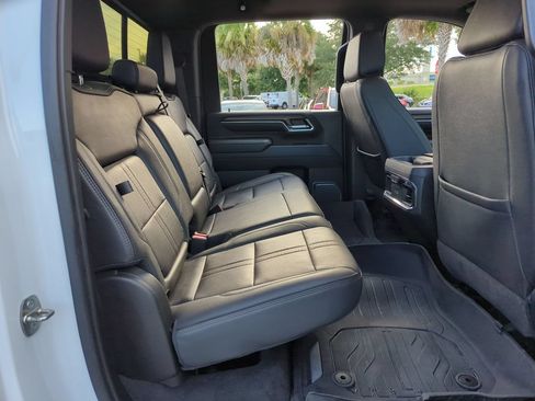 Used 2024 Chevrolet Silverado 2500 High Country AWD/4WD image 25