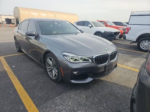 Used 2019 BMW 750i xDrive image 2