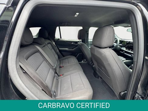 Certified 2025 Chevrolet Equinox LT FWD image 11