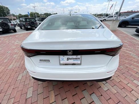 Certified 2024 Honda Accord EX image 31