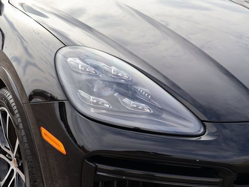 Certified 2023 Porsche Cayenne Turbo S image 14