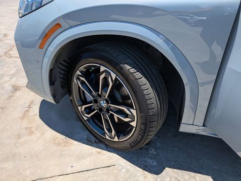 Used 2025 BMW X2 xDrive28i w/ M Sport Package AWD/4WD image 34