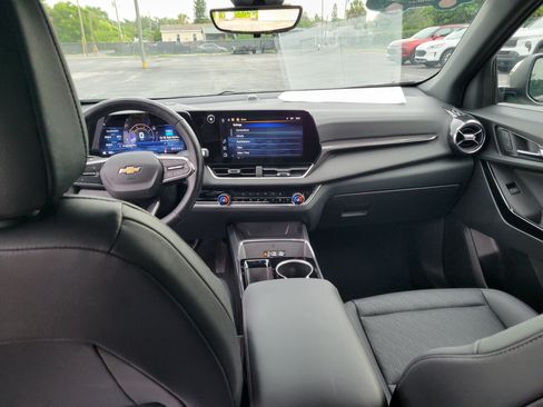 Certified 2025 Chevrolet Equinox LT w/ Convenience Package II FWD image 12
