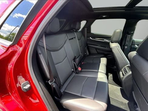 Used 2022 Cadillac XT5 Premium Luxury w/ Technology Package FWD image 23