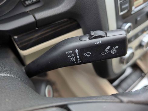 Used 2013 Volkswagen Eos Lux image 24