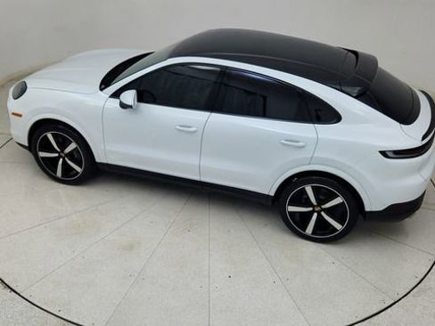 Used 2025 Porsche Cayenne Coupe AWD/4WD image 77