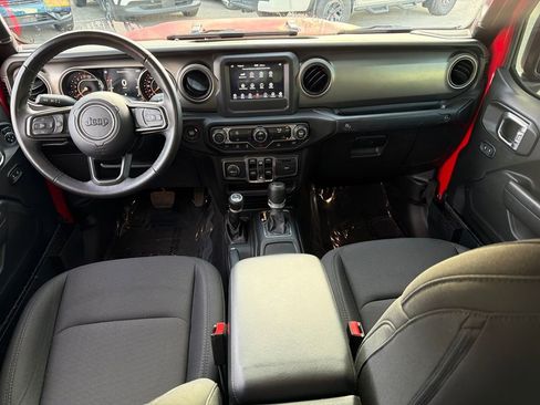 Used 2022 Jeep Gladiator Willys image 15