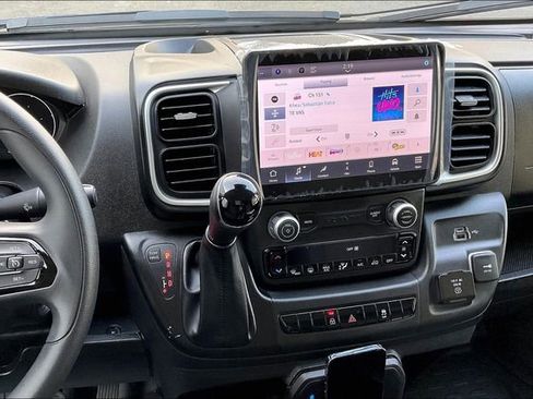 New 2025 RAM ProMaster 2500 w/ Quick Order Package 22G SLT image 8