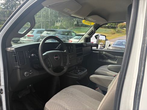 Used 2016 GMC Savana 3500 RWD image 29