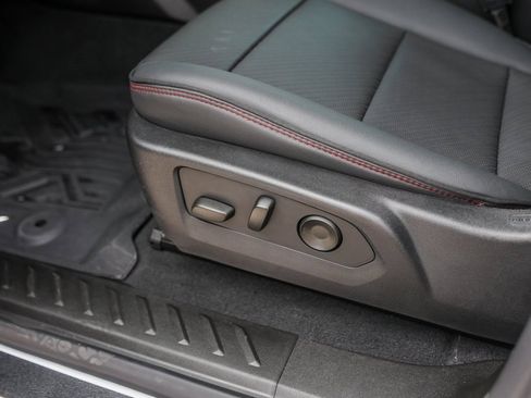 Used 2024 GMC Canyon AT4X image 9