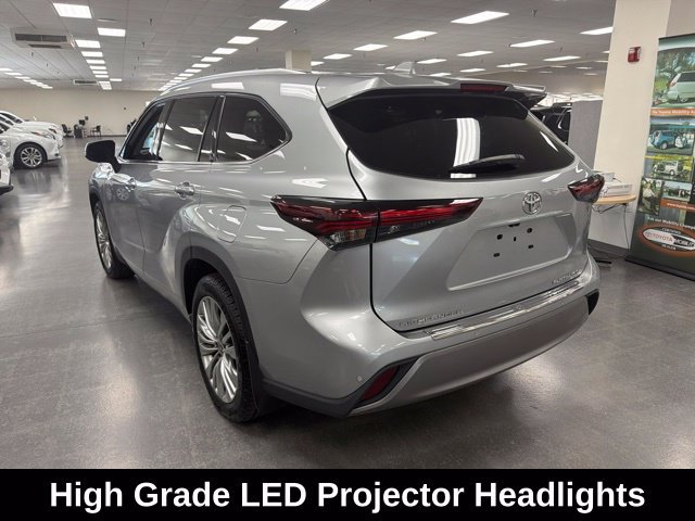 Used 2024 Toyota Highlander Platinum AWD/4WD image 5