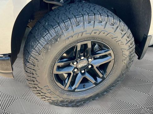 Used 2021 Chevrolet Silverado 1500 LT Trail Boss w/ Convenience Package II AWD/4WD image 30