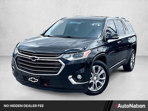 Used 2019 Chevrolet Traverse Premier w/ Driver Confidence II Package FWD image 1
