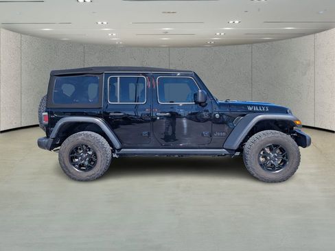 Used 2024 Jeep Wrangler Willys image 2