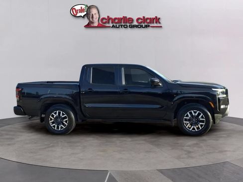 Used 2022 Nissan Frontier SV w/ SV Premium Package RWD image 6
