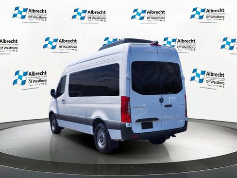 Used 2024 Mercedes-Benz Sprinter 2500 image 3