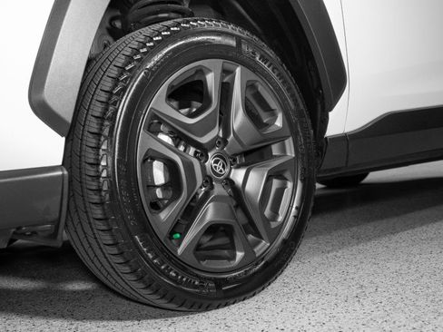 Used 2024 Toyota RAV4 Adventure AWD/4WD image 9