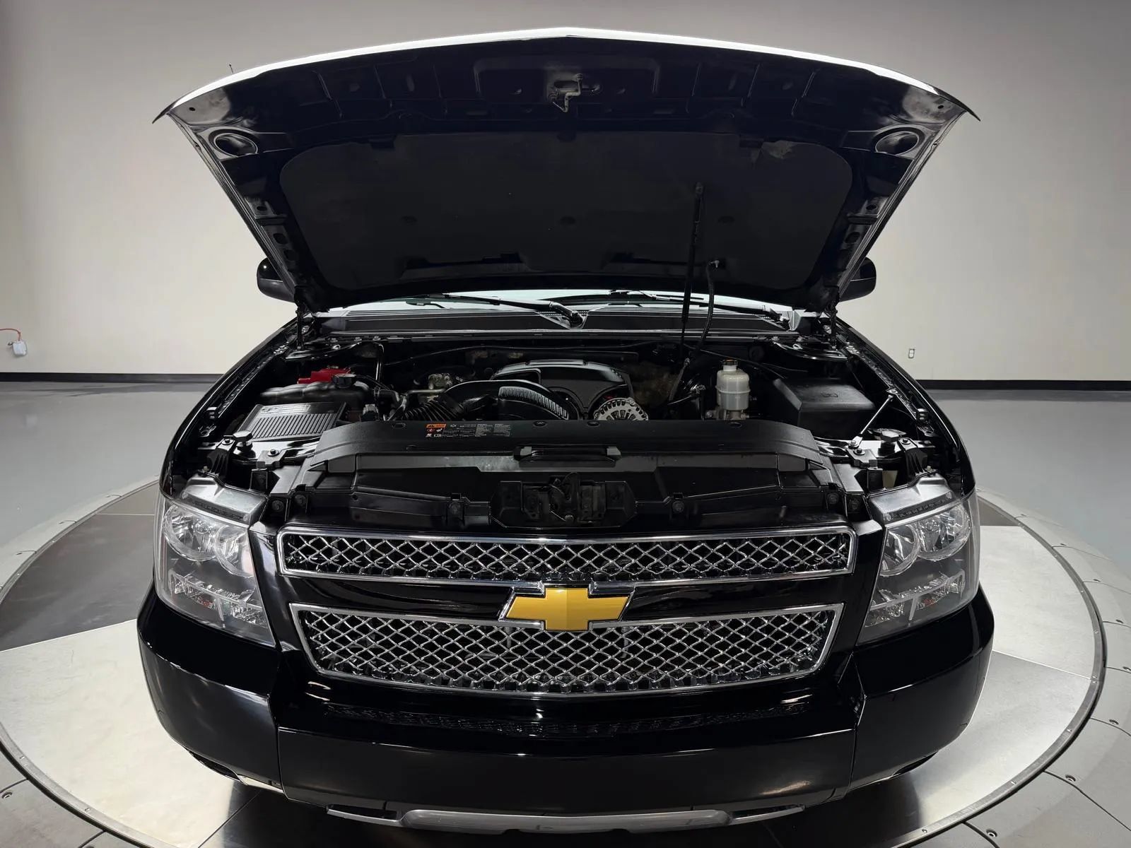 Used 2013 Chevrolet Avalanche LT w/ Suspension Package, Off-Road AWD/4WD image 11