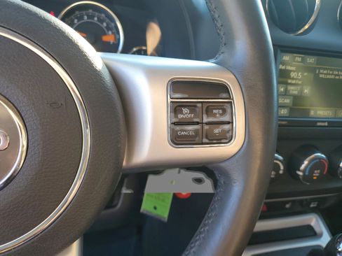 Used 2016 Jeep Compass High Altitude image 29