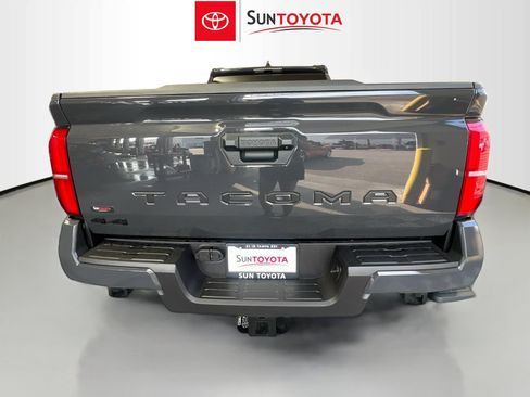 New 2025 Toyota Tacoma TRD Sport image 5