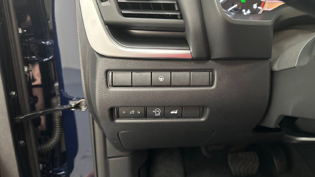 New 2026 Nissan Rogue SV w/ Cold Weather Package AWD/4WD image 18