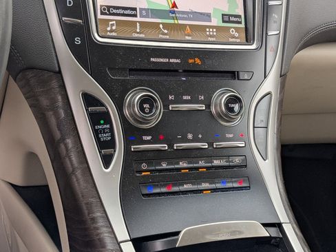 Used 2019 Lincoln Nautilus Reserve image 18