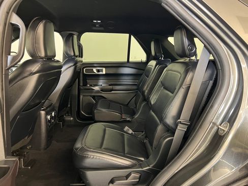 Used 2020 Ford Explorer XLT w/ Equipment Group 202A image 14