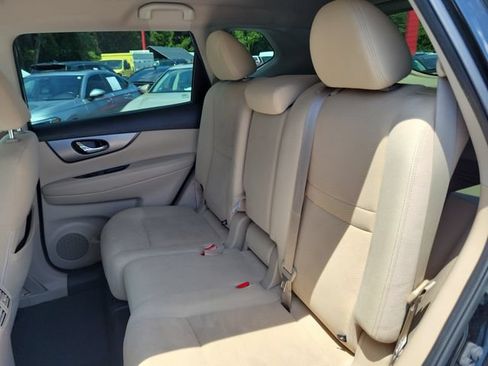Used 2016 Nissan Rogue SV w/ SV Premium Package FWD image 12