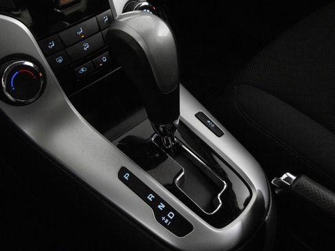 Used 2015 Chevrolet Cruze LT image 27