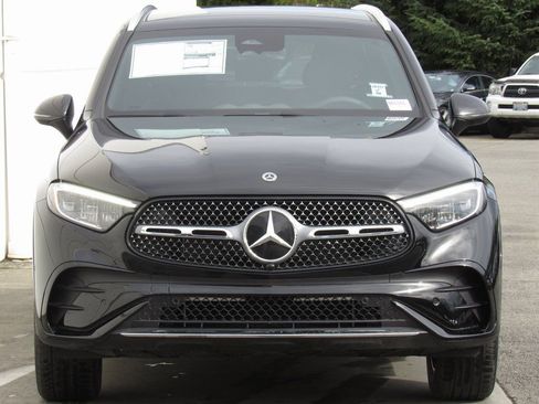 New 2025 Mercedes-Benz GLC 300 4MATIC image 3