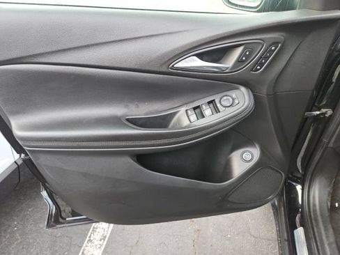 Used 2020 Buick Encore GX Essence w/ Experience Buick Package AWD/4WD image 4