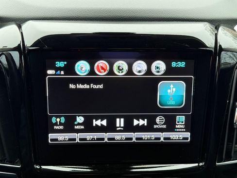 Used 2018 Chevrolet Traverse LT image 14