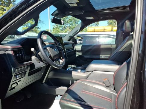 Used 2022 Ford Expedition Limited image 8