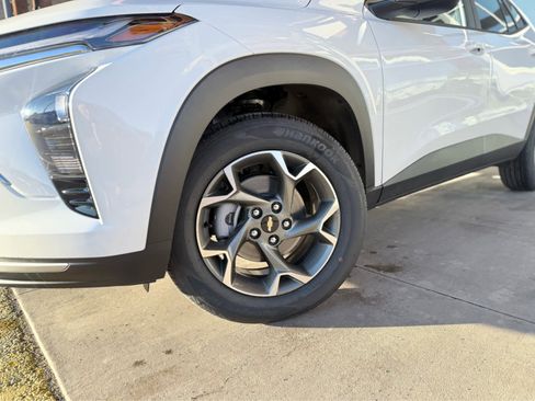 New 2026 Chevrolet Trax LT w/ Driver Confidence Package image 14