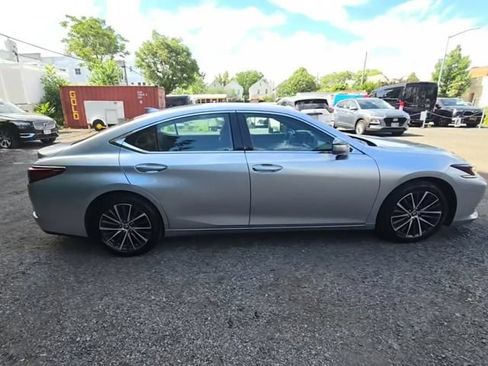 Used 2023 Lexus ES 350 w/ Premium Package FWD image 3