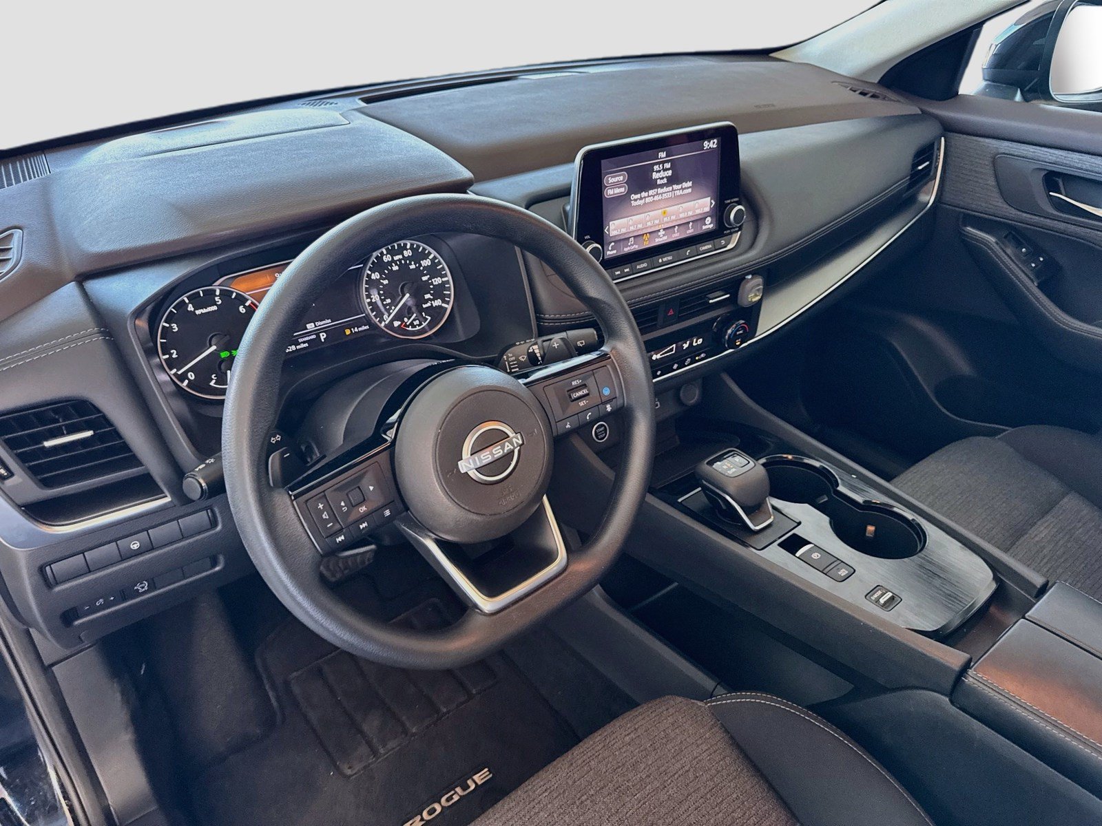 Used 2023 Nissan Rogue SV FWD image 7