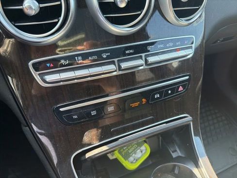 Used 2022 Mercedes-Benz GLC 300 4MATIC image 20