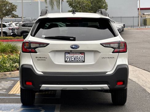 Certified 2025 Subaru Outback Limited image 5