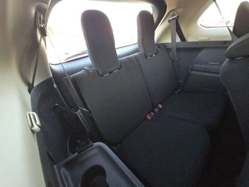 Used 2014 Mitsubishi Outlander SE image 23