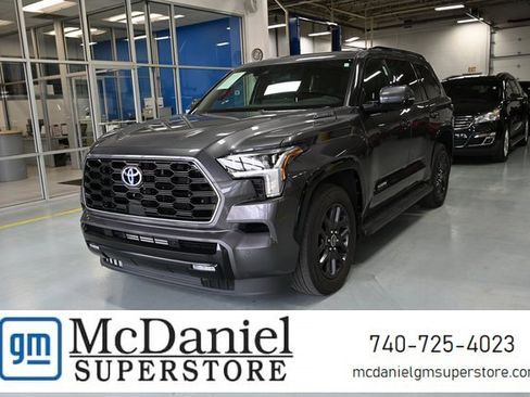 Used 2023 Toyota Sequoia Platinum image 1