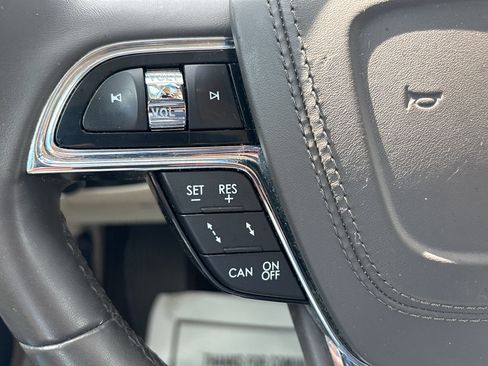 Used 2019 Lincoln Continental Reserve FWD image 16