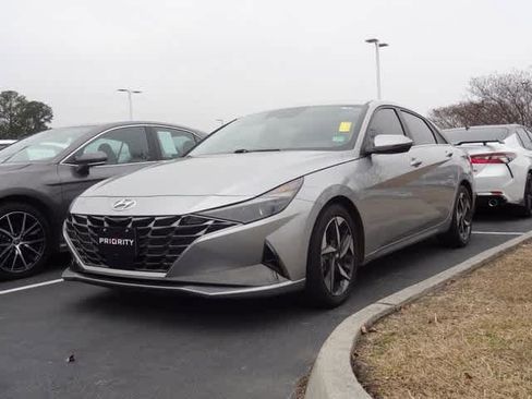 Used 2023 Hyundai Elantra Limited image 1