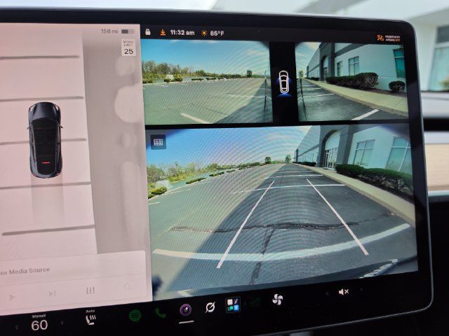 Used 2025 Tesla Model Y Long Range AWD/4WD image 69